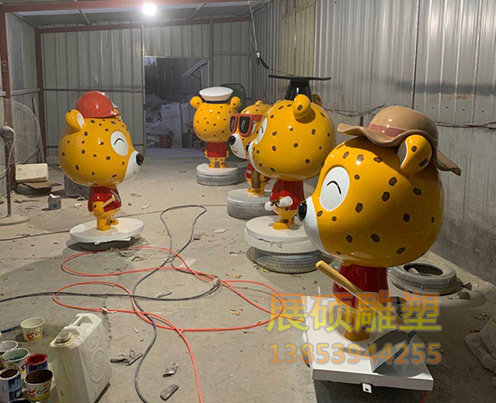 山東臨沂展碩雕塑公司2020年3月玻璃鋼雕塑作品 卡通動物 